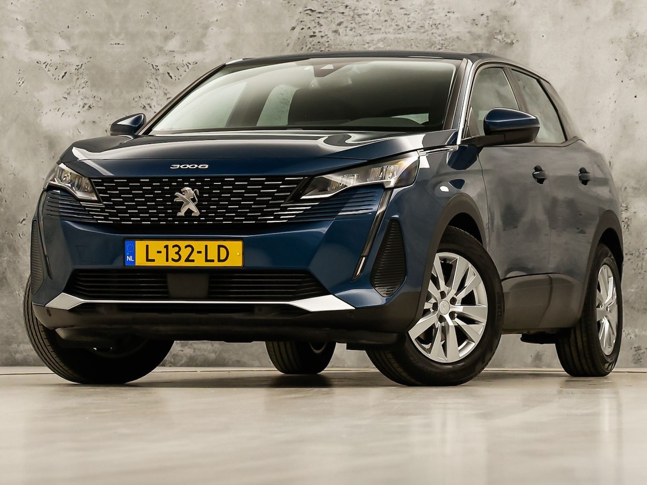 Peugeot 3008 - 1.2 PureTech Premium Automaat (APPLE CARPLAY, NAP, GROOT NAVI, 360 CAMERA, TREKHAAK, SPORT - AutoWereld.nl