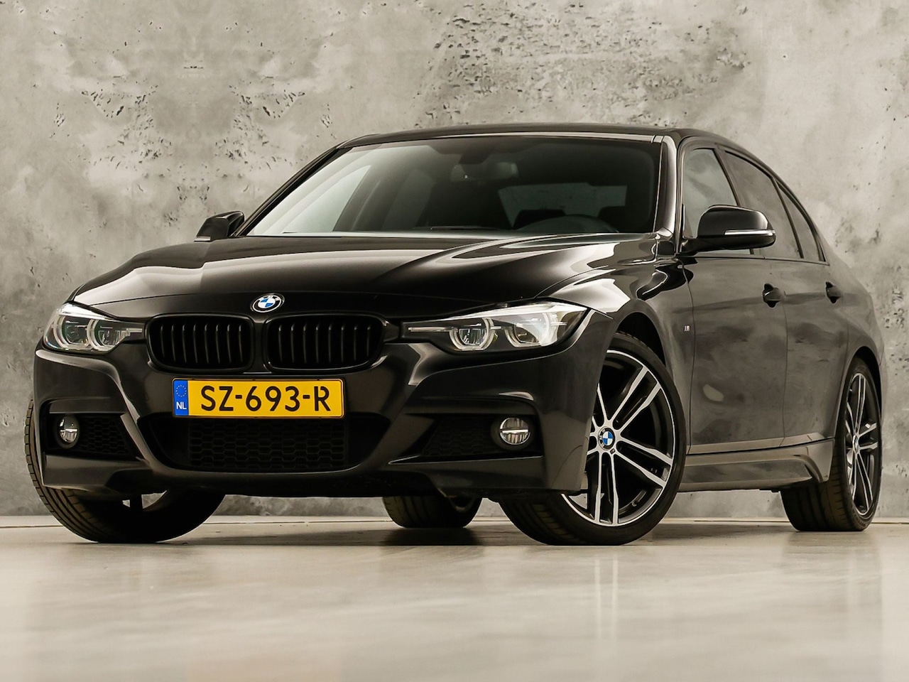 BMW 3-serie - 318i M Sport High Executive Automaat (VIRTUAL COCKPIT, M PAKKET, GROOT NAVI, STOELVERWARMI - AutoWereld.nl