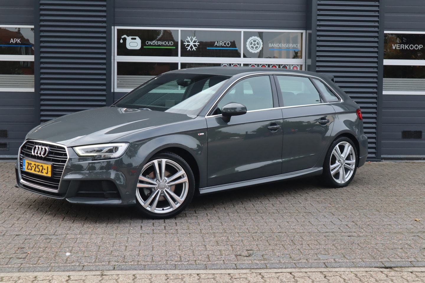 Audi A3 Sportback - 30 TFSI Sport S Line Edition 30 TFSI Sport S Line Edition - AutoWereld.nl