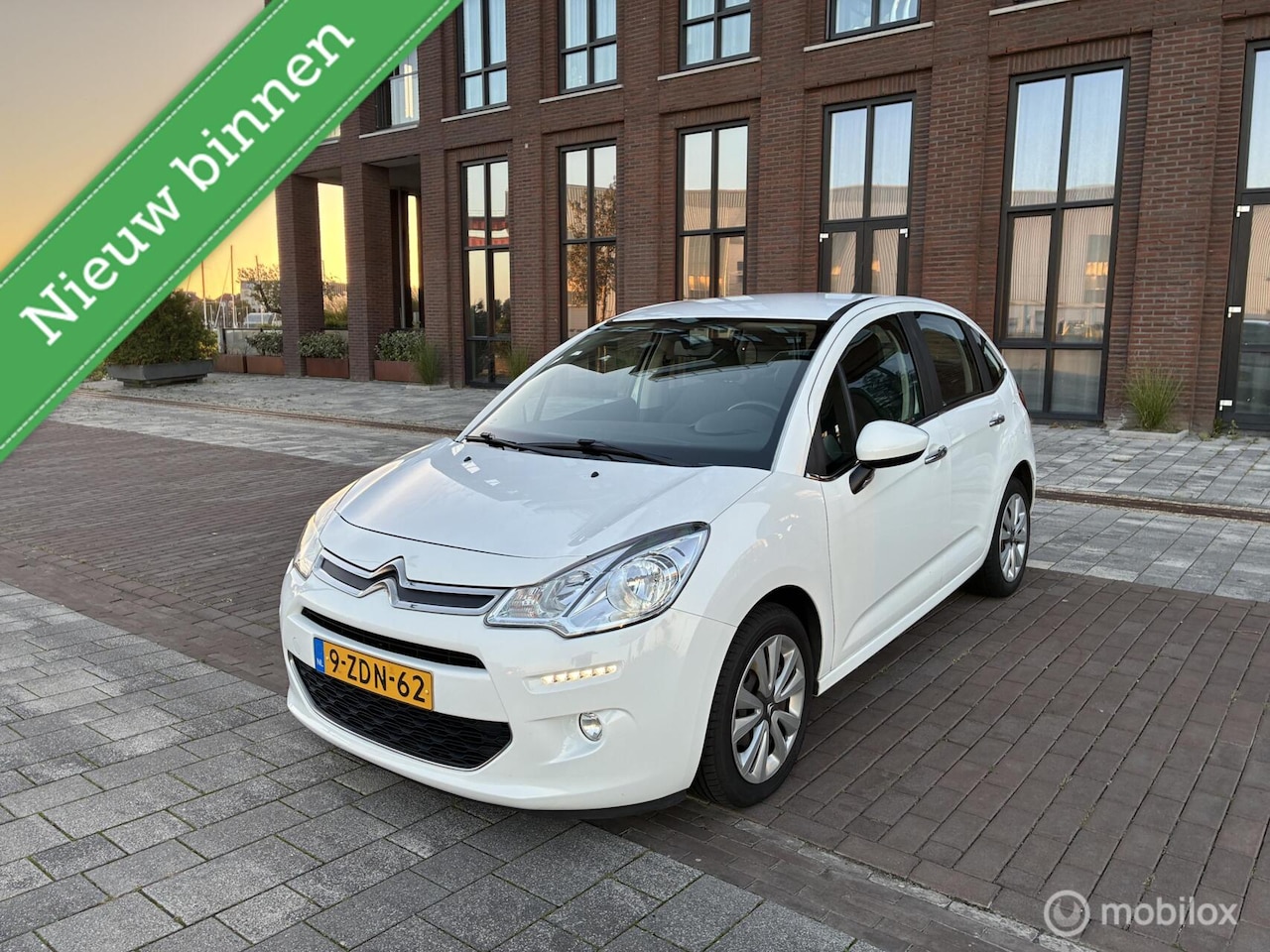 Citroën C3 - 1.2 PureTech Business led Clima Cruise NAP! - AutoWereld.nl