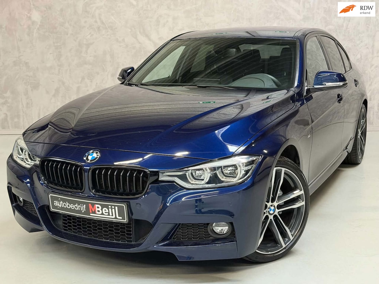 BMW 3-serie - 320i Corporate Lease High Executive /M-Pakket /Leder - AutoWereld.nl