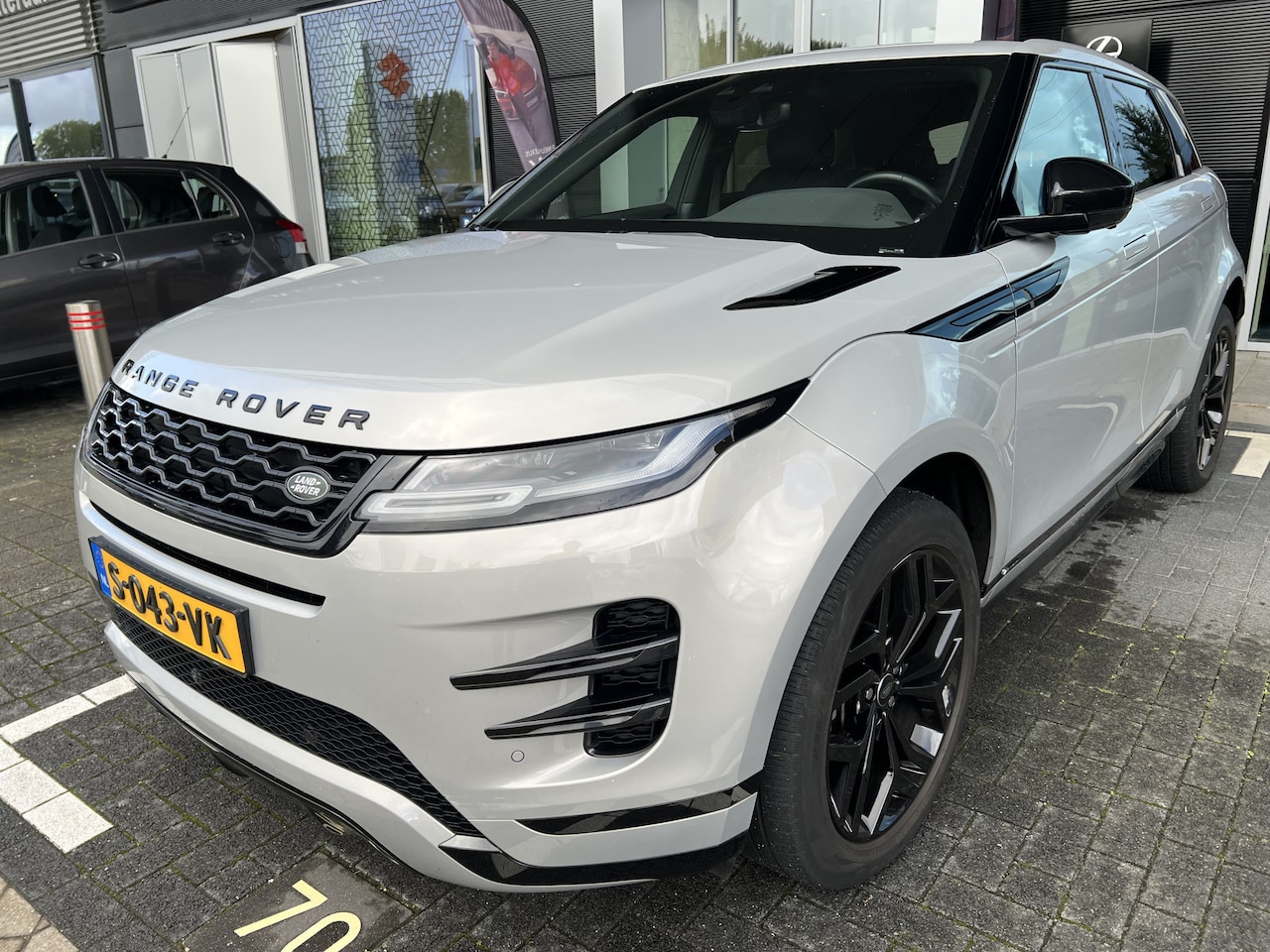 Land Rover Range Rover Evoque - 1.5 P300e AWD R-Dynamic HSE | panoramadak | meridian sound | adap. cruise | camera | apple - AutoWereld.nl