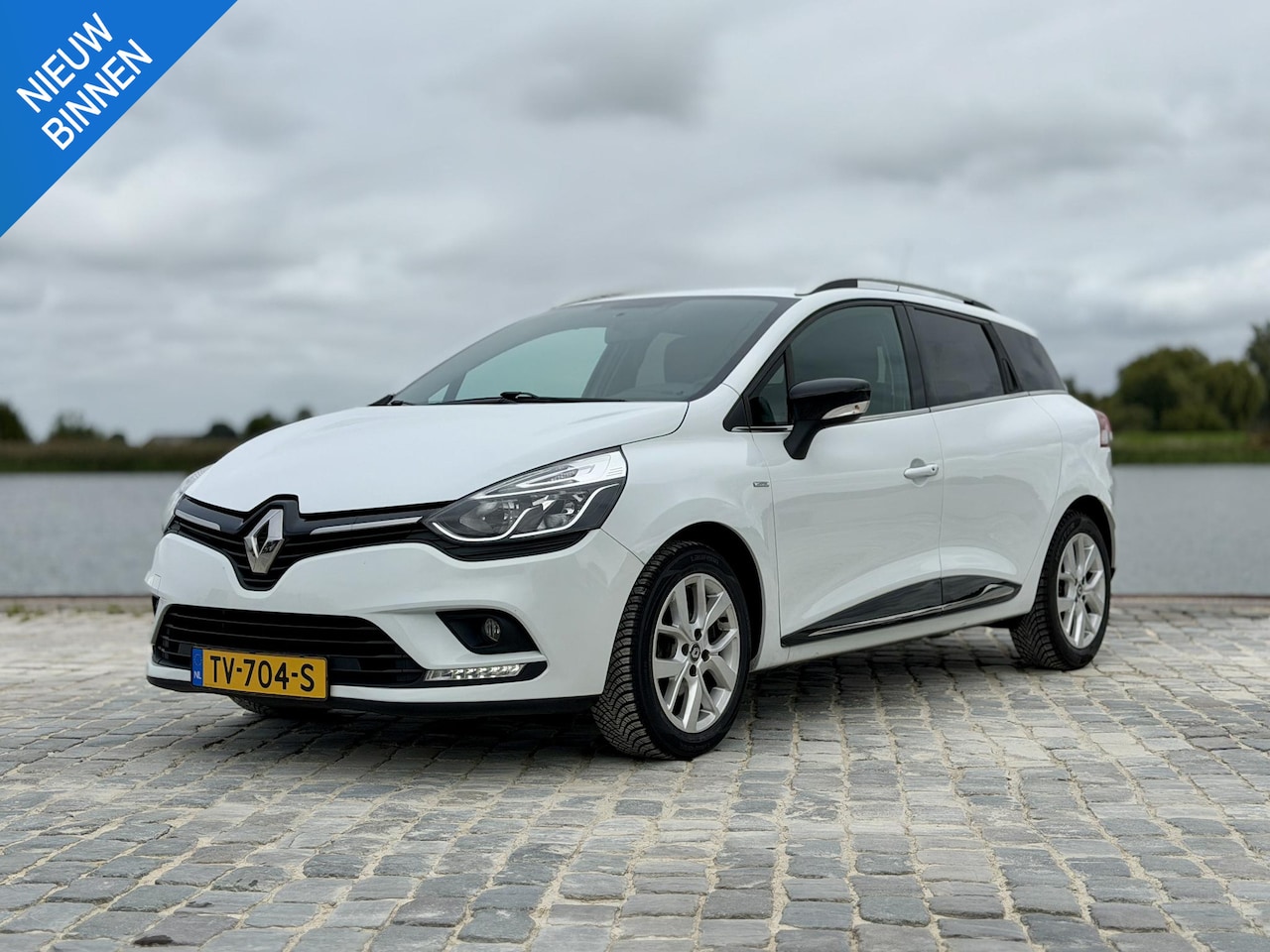 Renault Clio Estate - 0.9 TCe Limited|Cruise|Bluetooth|Parkeersensor - AutoWereld.nl