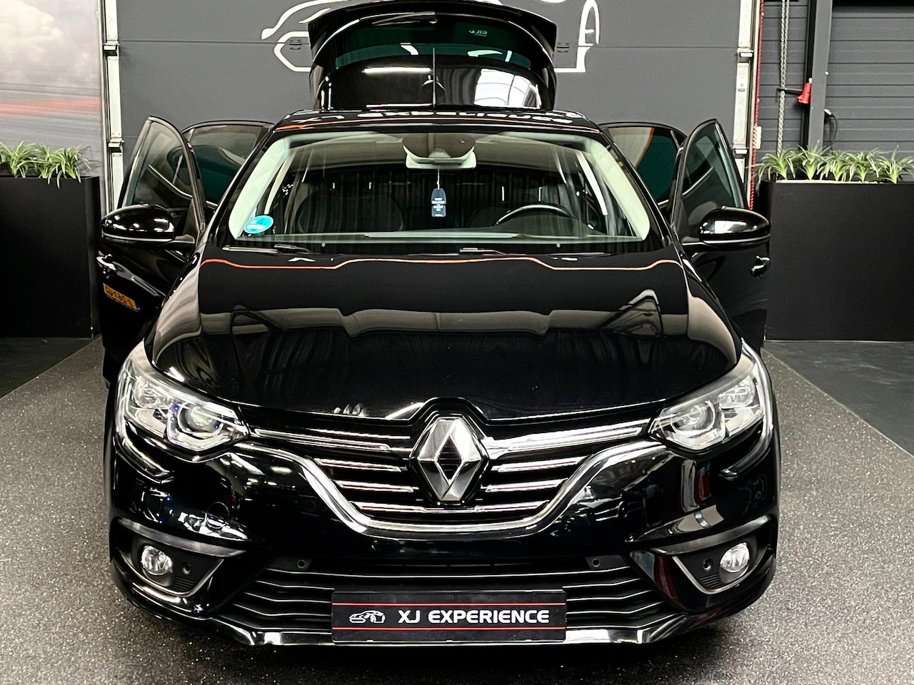 Renault Mégane - 1.5 dCi Eco2 Bose AIRCO NAVI LEER - AutoWereld.nl