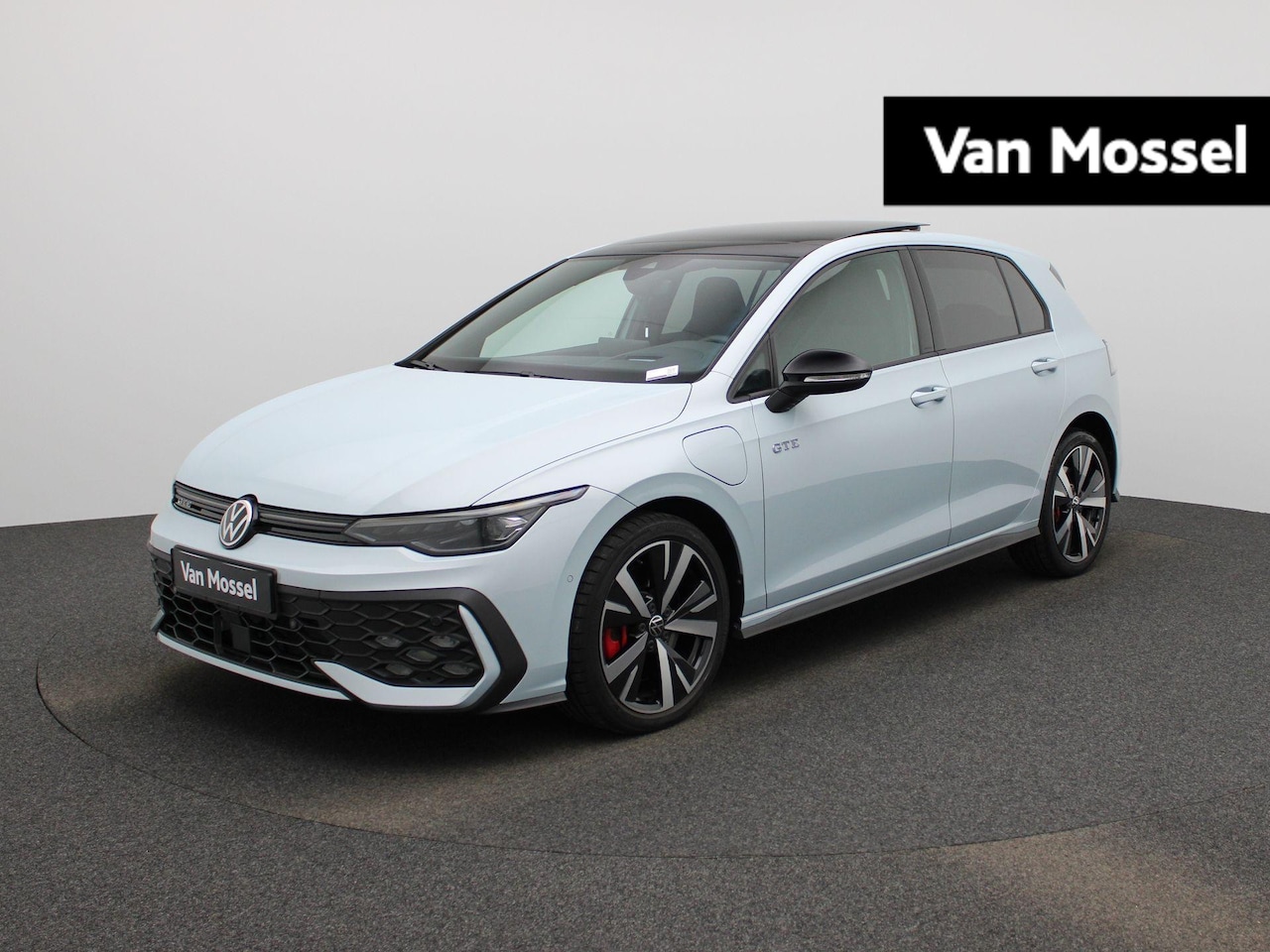 Volkswagen Golf - 1.5 eHybrid GTE 272 PK | Panoramadak | Trekhaak | 18 Inch Catania Velgen | LED Matrix | St - AutoWereld.nl