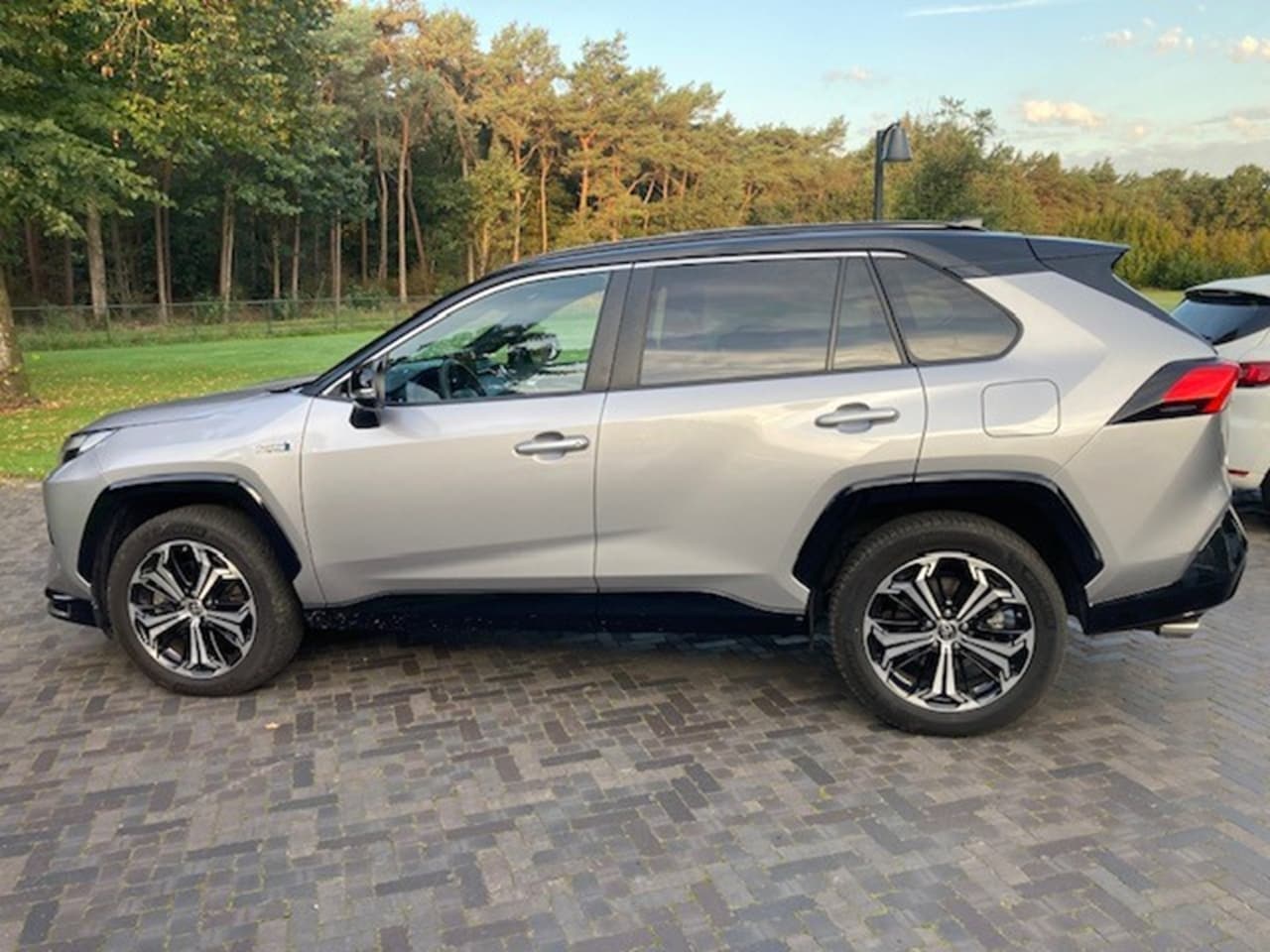Toyota RAV4 - 2.5 Hybrid AWD Style Vaste prijs, bellen voor afspraak - AutoWereld.nl