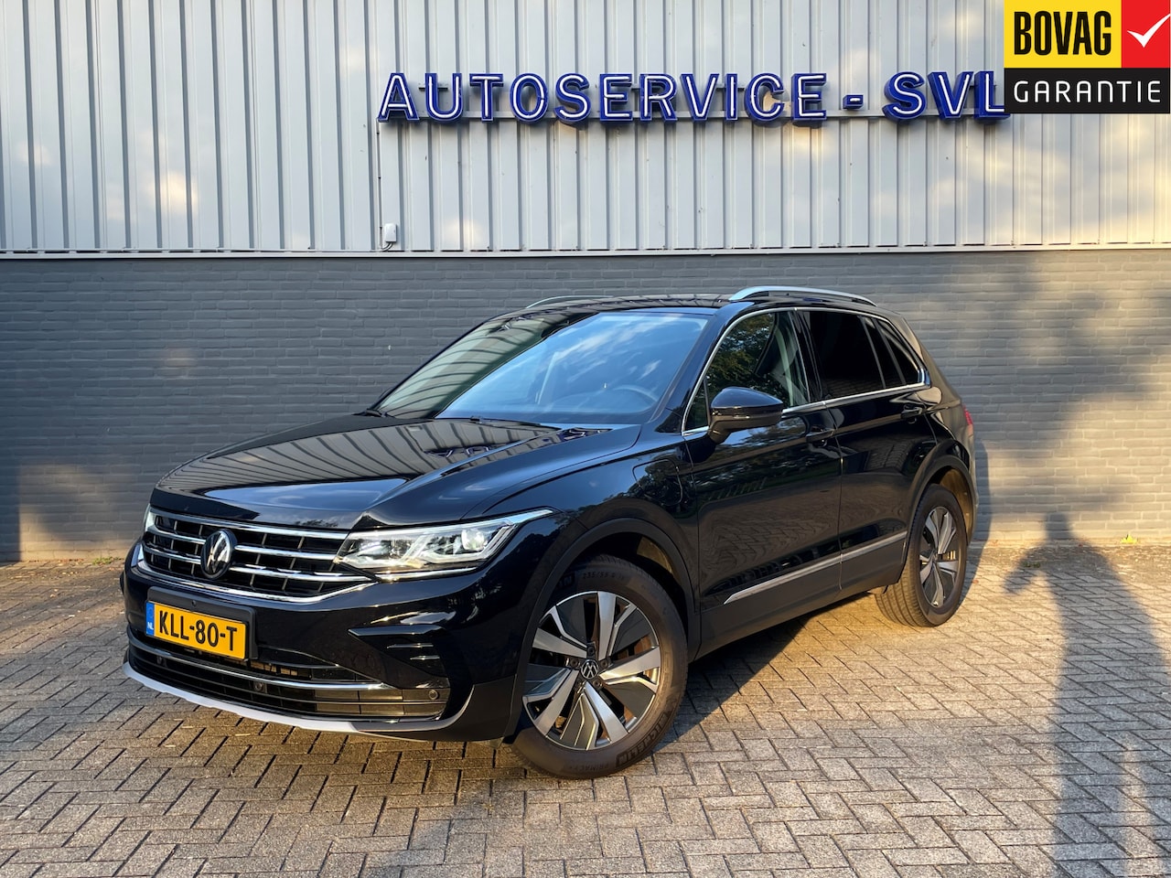 Volkswagen Tiguan - 1.4 TSI eHybrid Elegance - Trekhaak - Pano - 360gr - Dodehoekassistent etc etc. - AutoWereld.nl