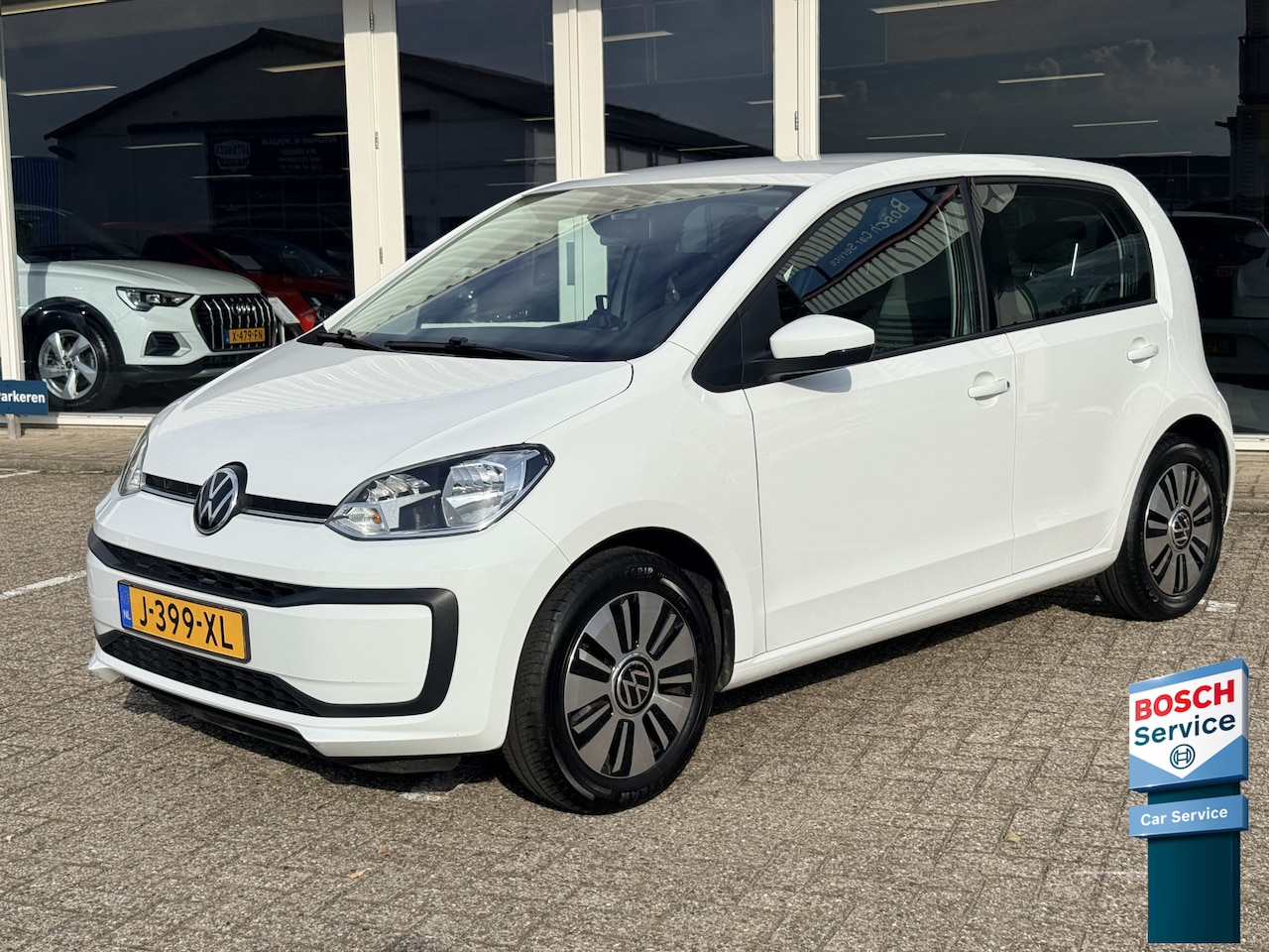 Volkswagen Up! - 1.0 BMT move up! | App-Connect | Airco | Bluetooth | Lichtmetalen velgen | Elektr. pakket - AutoWereld.nl