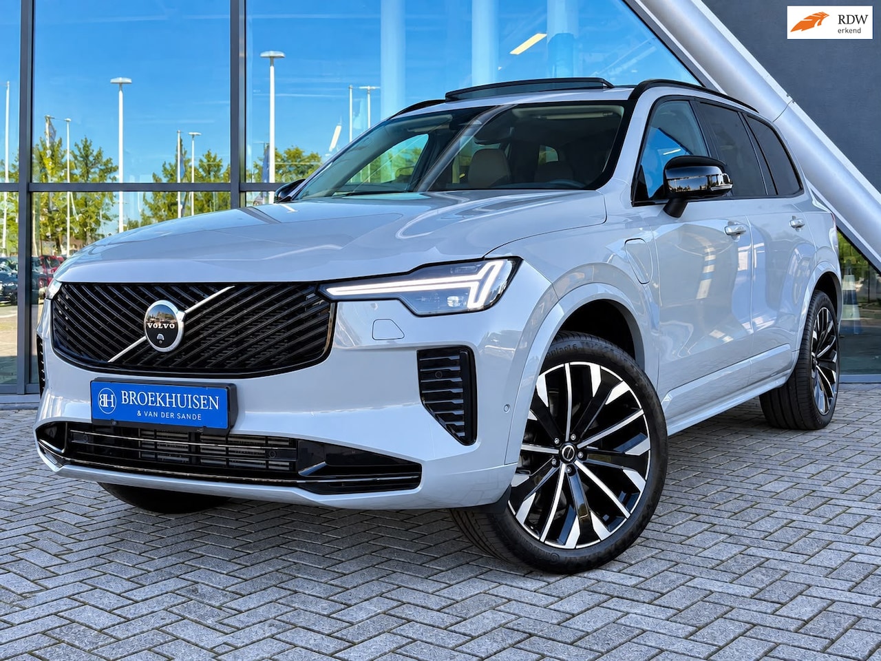 Volvo XC90 - 2.0 T8 Plug-in hybrid AWD Ultra Dark 455pk Luchtvering / Bowers Wilkins Audio / Massage St - AutoWereld.nl