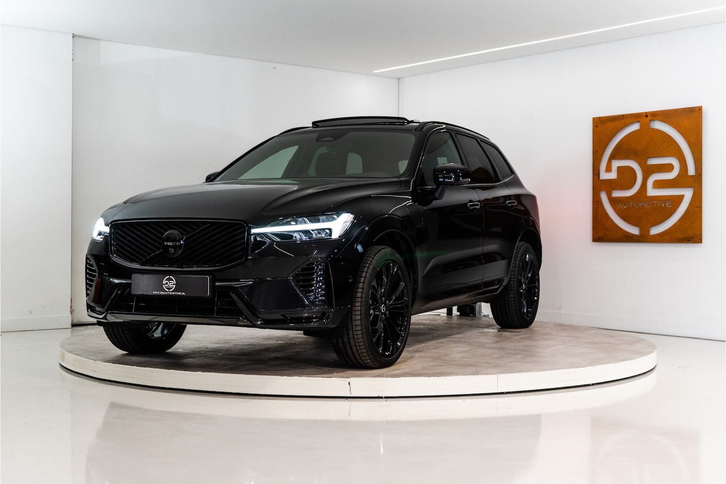 Volvo XC60 - 2.0 T6 Plug-in hybrid AWD Ultra Black Edition | NL AUTO GLOEDNIEUW | 5 Jaar Garantie | FOU - AutoWereld.nl