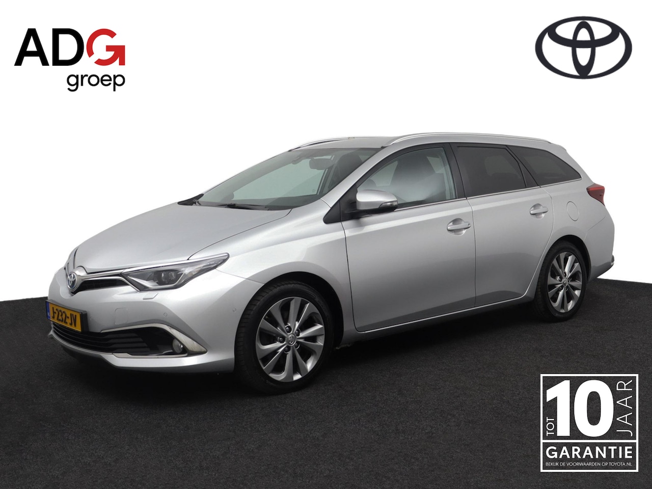 Toyota Auris Touring Sports - 1.8 Hybrid Executive | Stoelverwarming | Trekhaak | Keyless | Cruisecontrol | - AutoWereld.nl