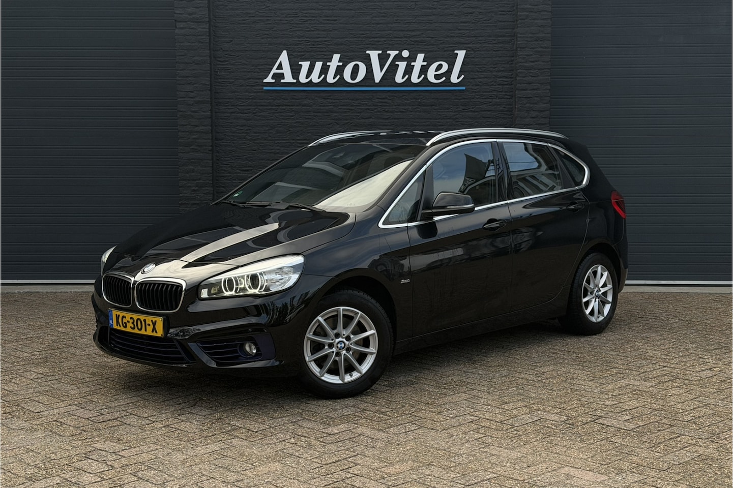 BMW 2-serie Active Tourer - 220d Sportline | Trekhaak | Harman Kardon | Sportstoel | - AutoWereld.nl