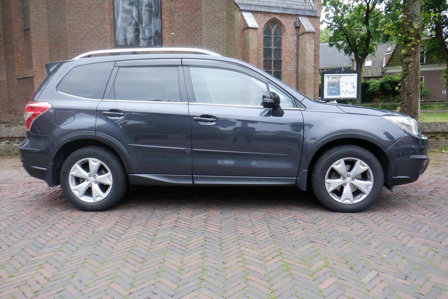 Subaru Forester - 2.5 Premium-LEER-CAMERA-STOELVERW.TREKHAAK-BOVAG - AutoWereld.nl