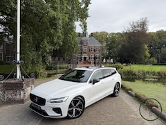 Volvo V60 - 2.0 T8 Plug-in hybrid AWD Ultimate Dark | HUD | Pano | Harman & Kardon | 360 | BTW |