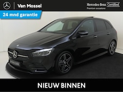 Mercedes-Benz B-klasse - 180 AMG Line Panoramadak / Keyless / Nightpakket / Parkeercamera / Sfeerverlichting /