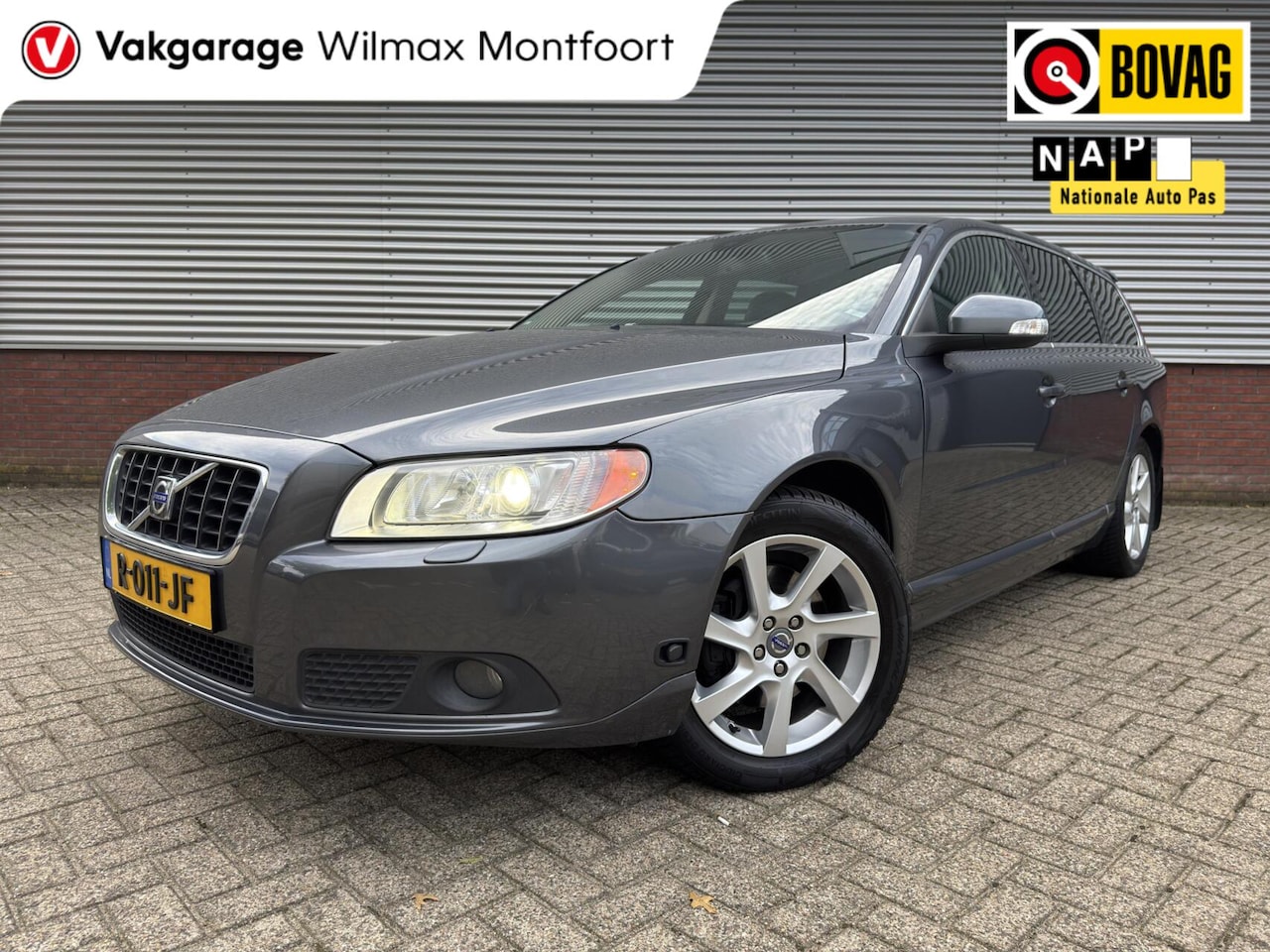 Volvo V70 - 3.0 T6 AWD Summum|Trekhaak|Leer|Xenon|Stoelverwarming|Cruise|Automaat| - AutoWereld.nl