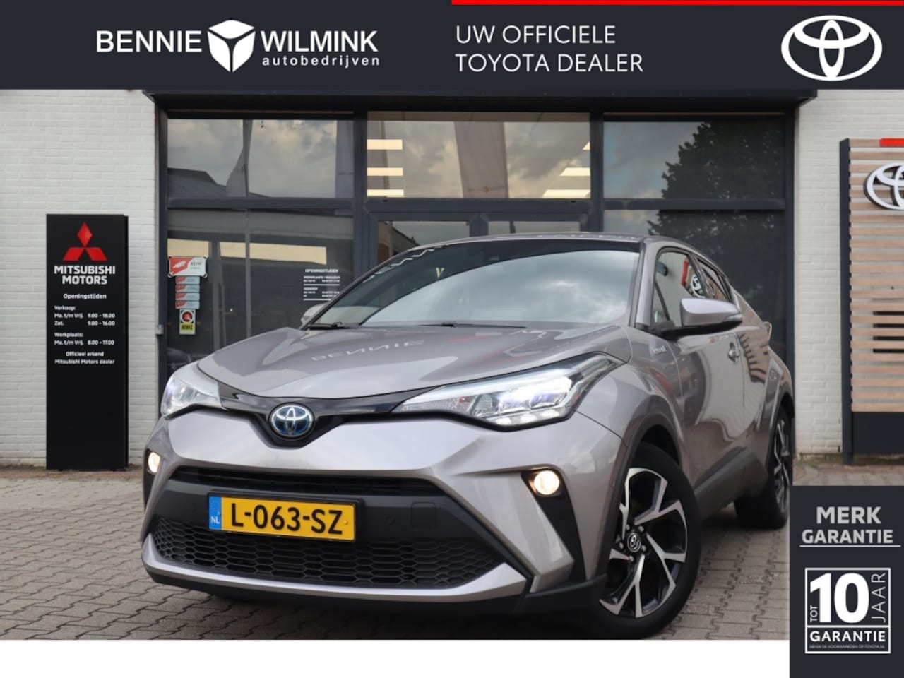 Toyota C-HR - 2.0 Hybrid First Edition Trekhaak | Blindspot | Stuur en stoelverwarming - AutoWereld.nl