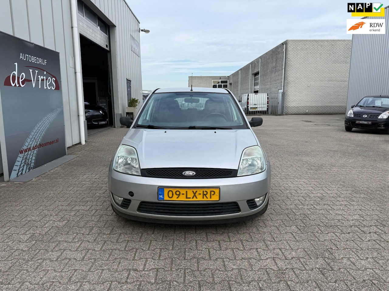 Ford Fiesta - 1.4-16V Trend APK 03-01-2027! / 5 Deurs / Airco / - AutoWereld.nl