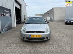 Ford Fiesta - 1.4-16V Trend APK 03-01-2027 / 5 Deurs / Airco /