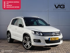 Volkswagen Tiguan - 2.0 TSI R Line 4Motion Trekhaak Pano LED Stoelverwarming
