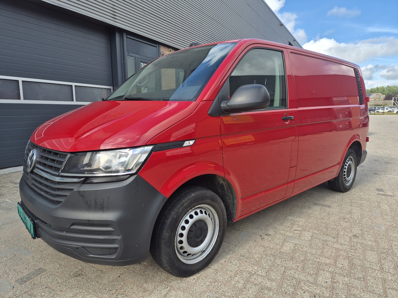 Volkswagen Transporter - 2.0 TDI 4Motion SPER|LOCK camera zeer mooie bus 2500kg trekhaak DAB APPLE - AutoWereld.nl
