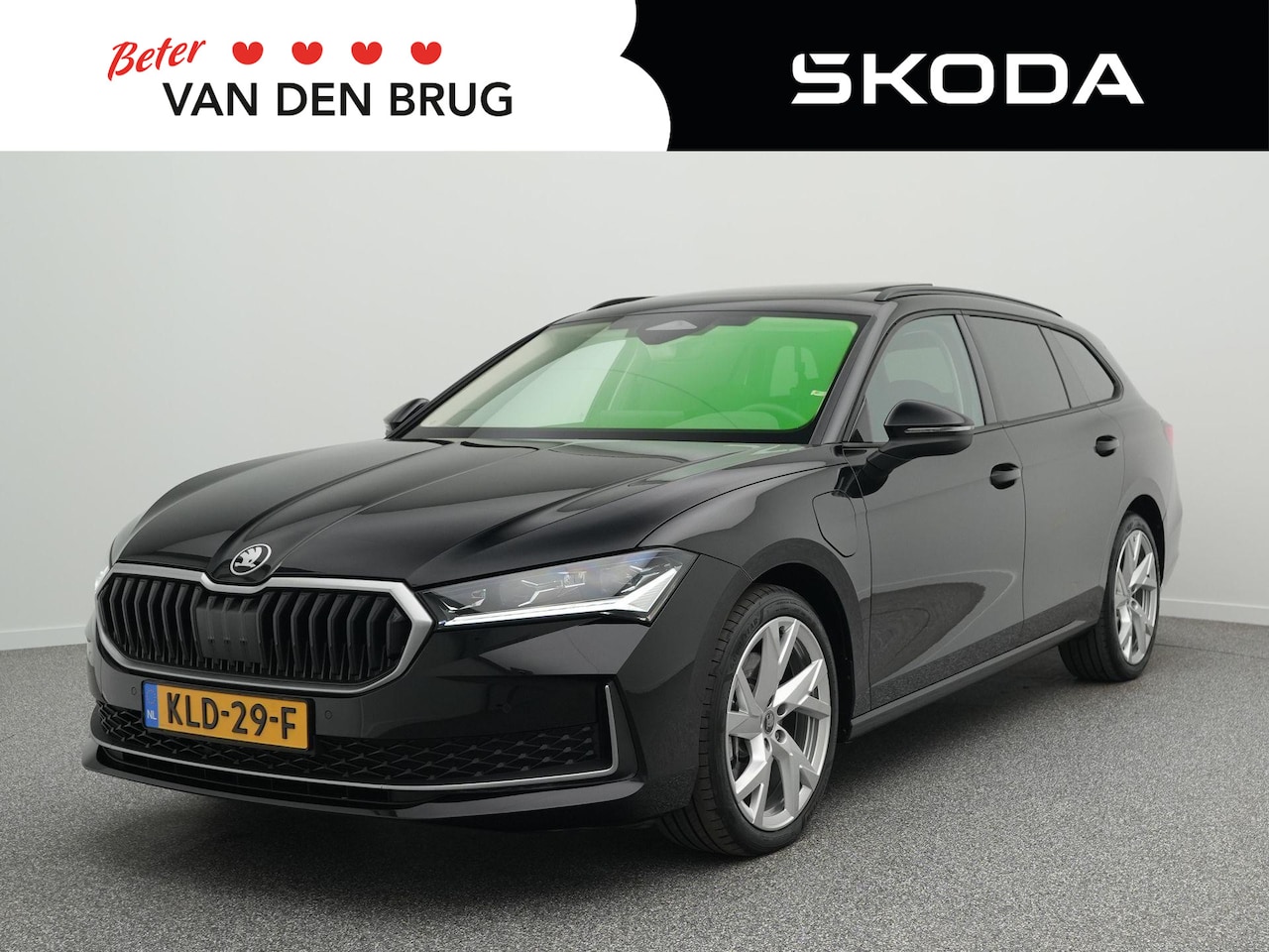 Skoda Superb Combi - 1.5 TSI 204pk PHEV Business Edition | Trekhaak | Panoramadak | Massage | Dynamic chassis | - AutoWereld.nl