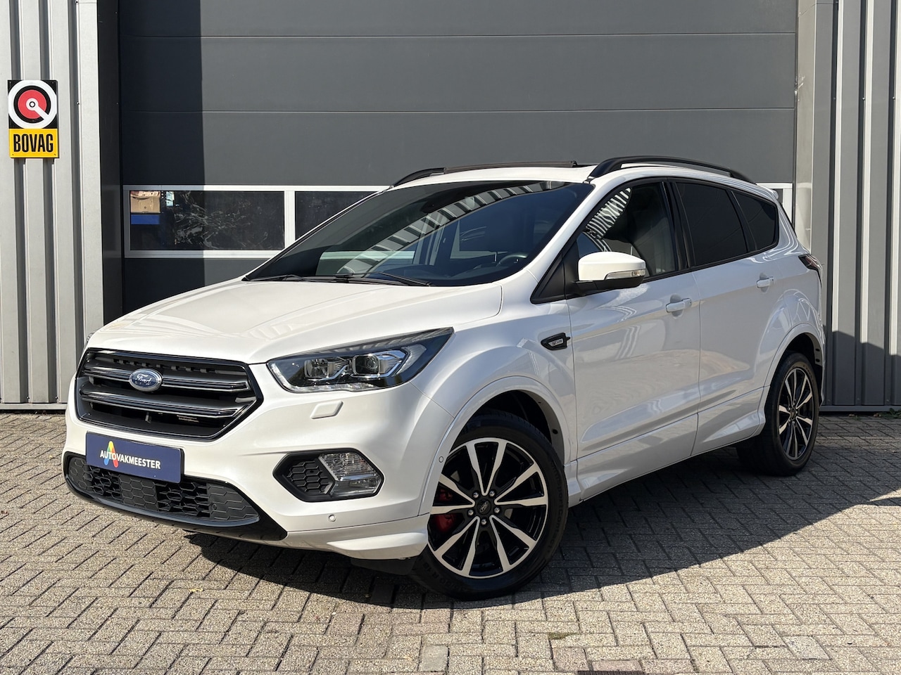 Ford Kuga - 1.5 EcoBoost ST Line | Pano | Schuifdak | Sony | Camera | Carplay/Android | Alcantara | In - AutoWereld.nl