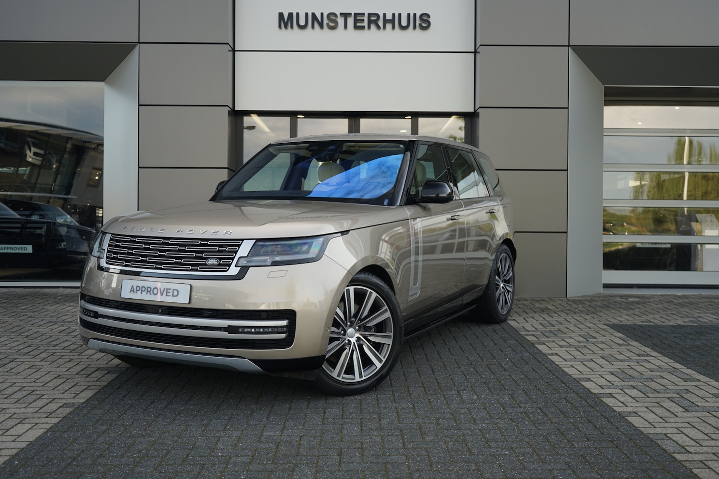 Land Rover Range Rover - 3.0 P440e Autobiography PHEV | Head-up display | Massage | Elektrische treeplanken | - AutoWereld.nl