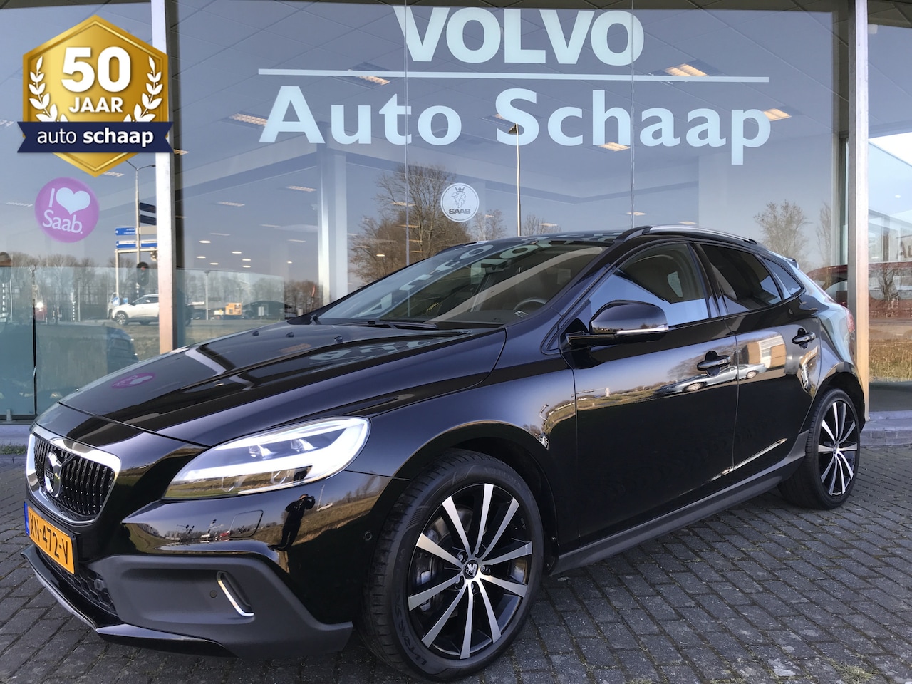 Volvo V40 Cross Country - 1.5 T3 Polar+ Luxury Automaat | Rijklaar incl 12 mnd Bovag |  Panoramadak DAB Camera Trekh - AutoWereld.nl