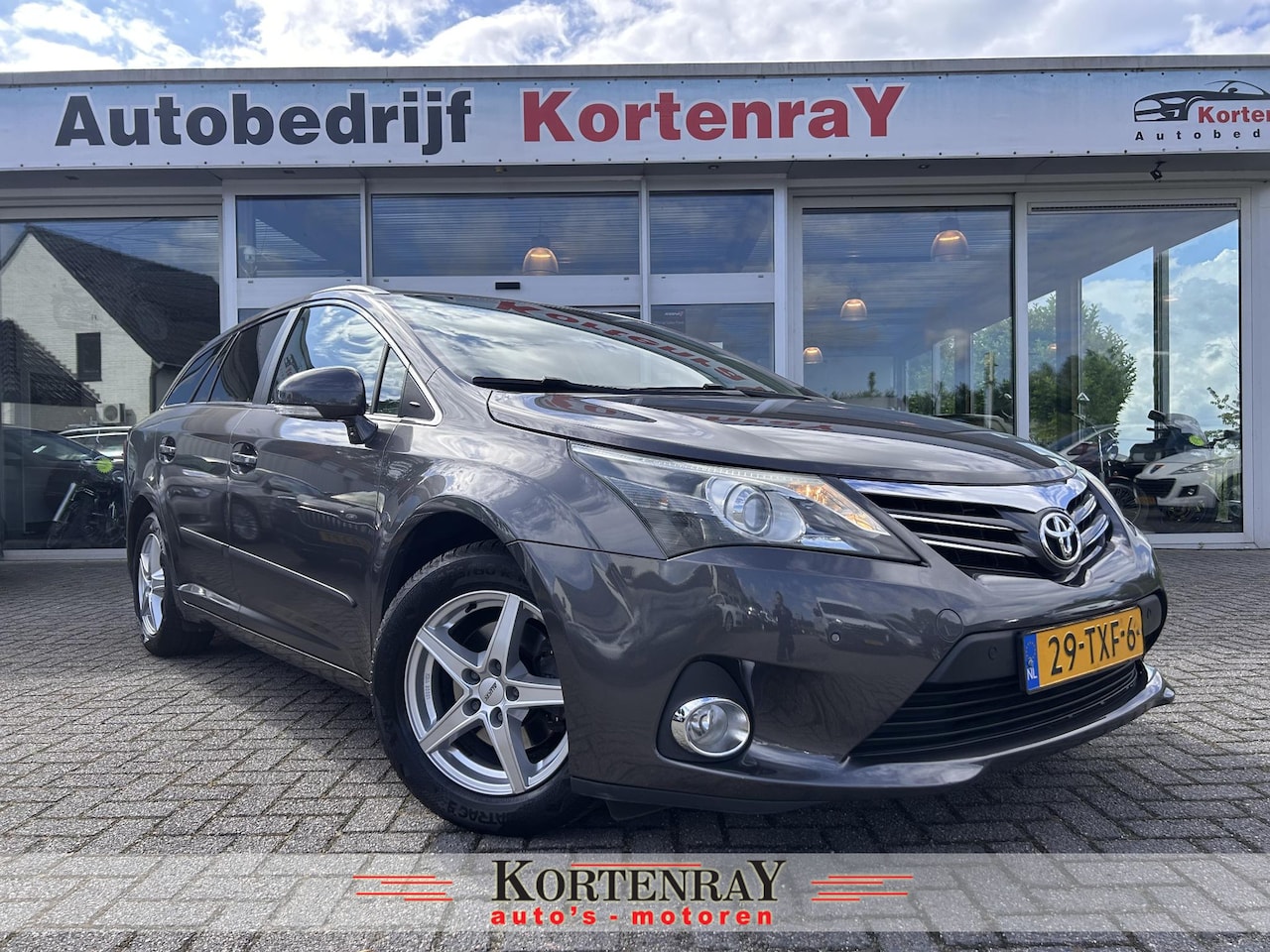 Toyota Avensis Wagon - 1.8 VVTi Business automaat/achteruitrij camera/ecc/cruise control/top occasion - AutoWereld.nl