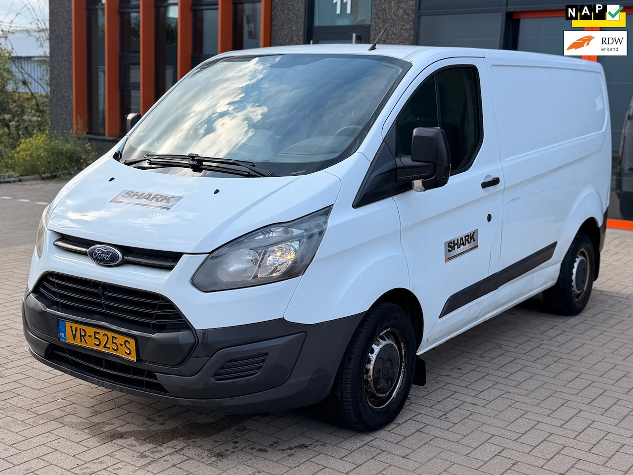 Ford Transit Custom - 270 2.2 TDCI L1H1 Economy Edition 270 2.2 TDCI L1H1 Economy Edition - AutoWereld.nl
