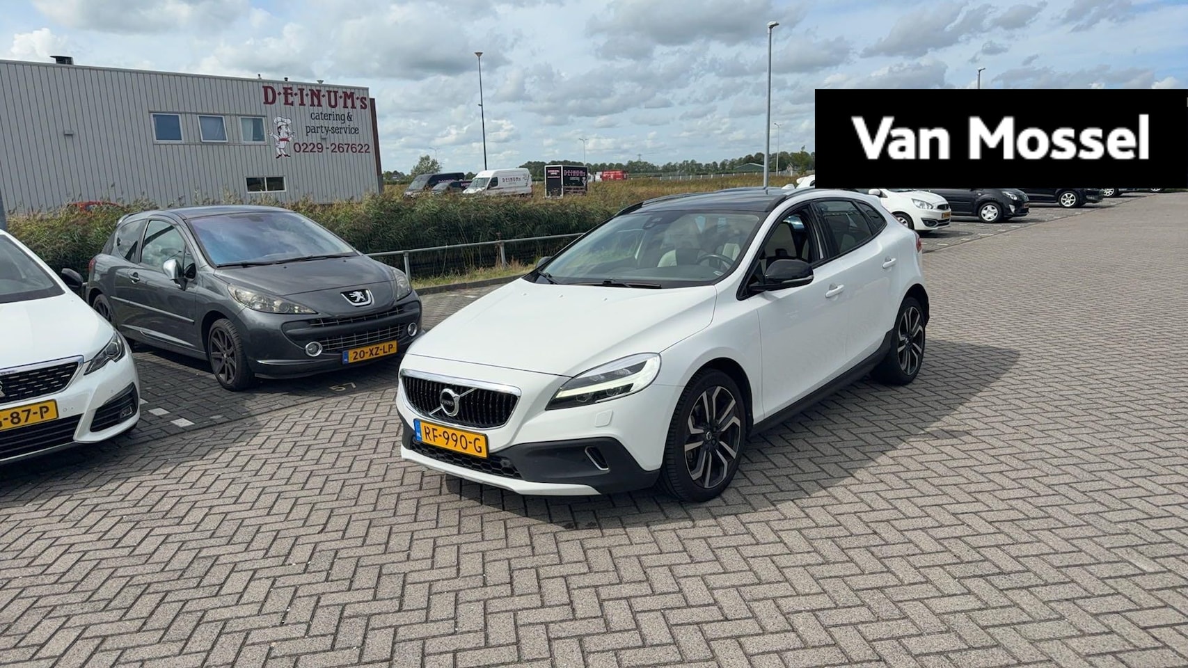 Volvo V40 Cross Country - 1.5 T3 Nordic 1.5 T3 Nordic+ - AutoWereld.nl