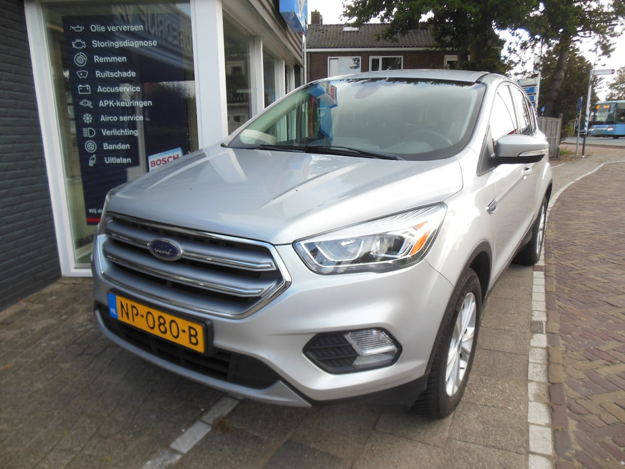 Ford Kuga - 1.5 EcoBoost Titanium 12 maanden Bovag garantie terkhaak/navi carplay/android - AutoWereld.nl