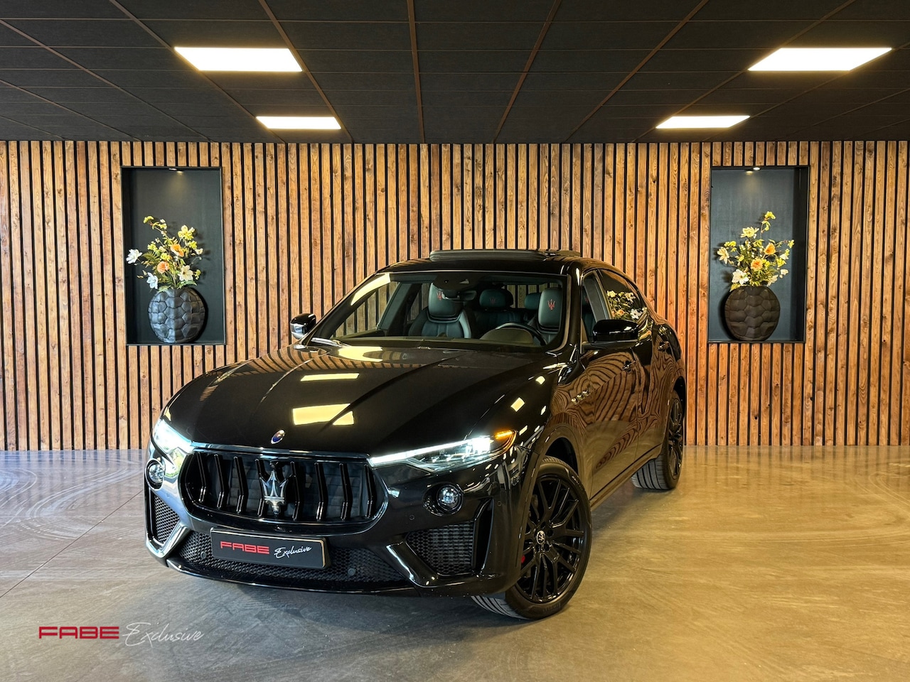 Maserati Levante - 3.8 V8 GTS / Softclose / H/K / Carbon / Pano / 360 Camera / Memory / Stuurverwarming / Sto - AutoWereld.nl