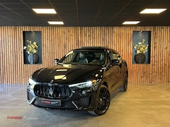 Maserati Levante - 3.8 V8 GTS / Softclose / H/K / Carbon / Pano / 360 Camera / Memory / Stuurverwarming / Sto