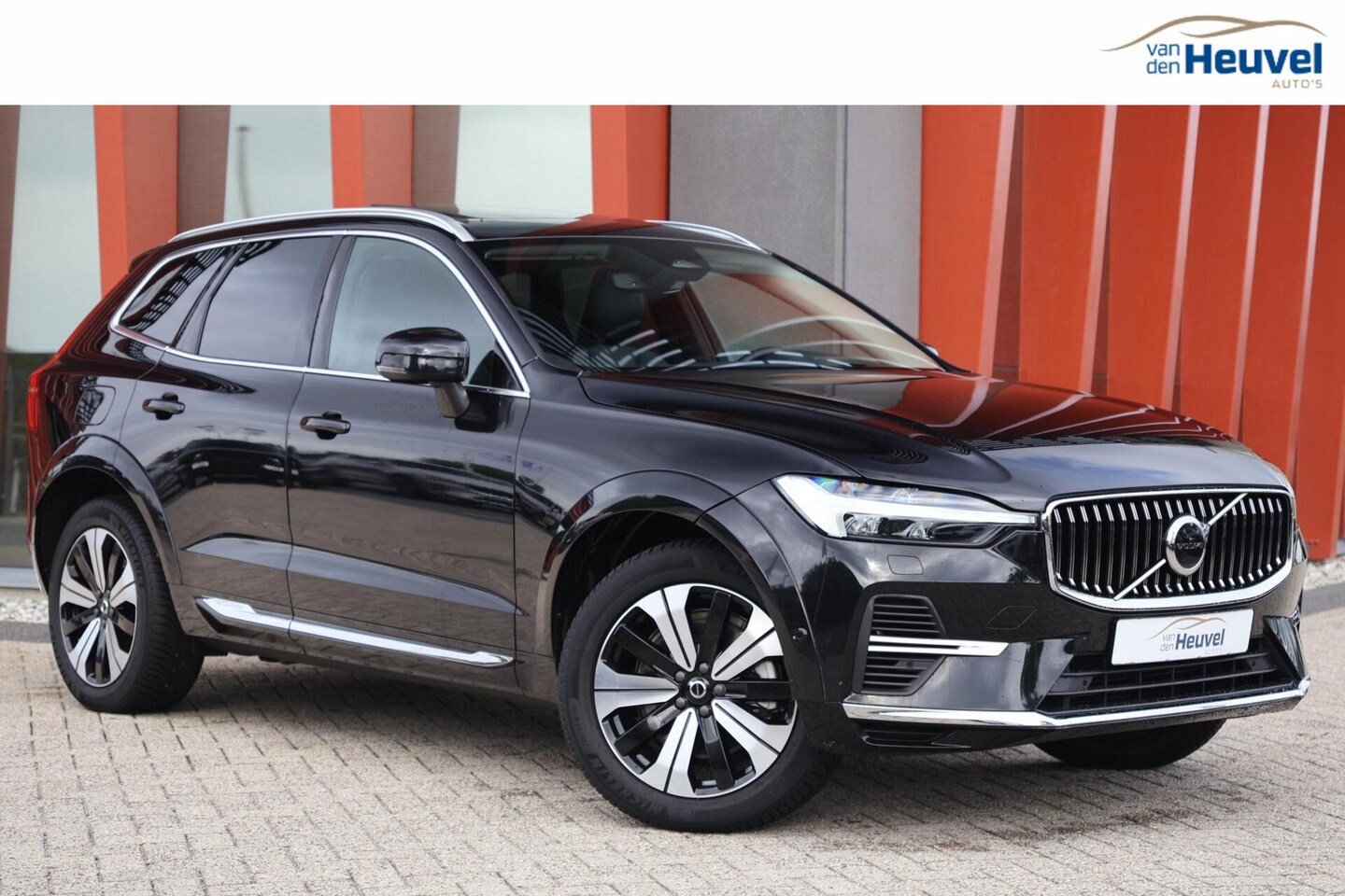 Volvo XC60 - T8 Recharge AWD Ultimate Bright | Stoelverwarming | Trekhaak | Parkeercamera | Panoramadak - AutoWereld.nl
