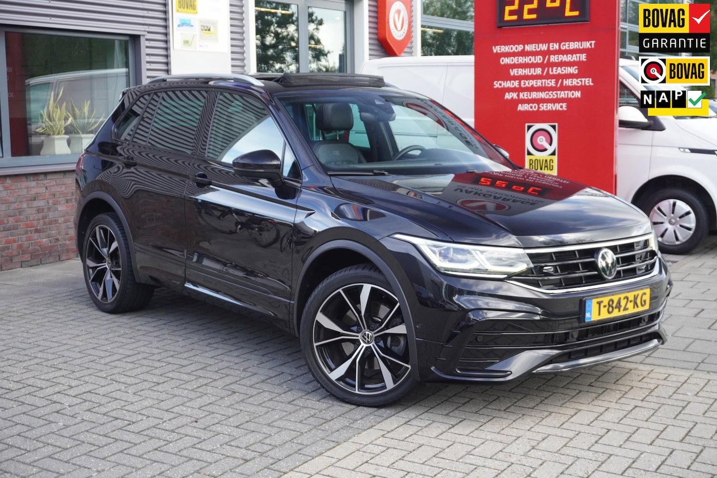 Volkswagen Tiguan - 1.4 TSI eHybrid R-Line Business / ACC / Pano / Camera / Carplay / Intieurverlichting - AutoWereld.nl