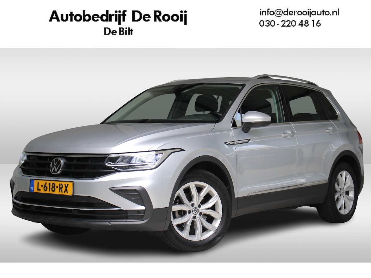Volkswagen Tiguan - 1.5 TSI Life Navigatie | Trekhaak | Parkeercamera | All Season Banden - AutoWereld.nl
