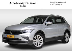 Volkswagen Tiguan - 1.5 TSI Life Navigatie | Trekhaak | Parkeercamera | All Season Banden