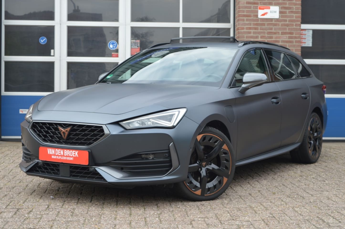 SEAT Leon Sportstourer - 1.4 e-Hyb Copper Edition | PANO - CAMERA - AutoWereld.nl