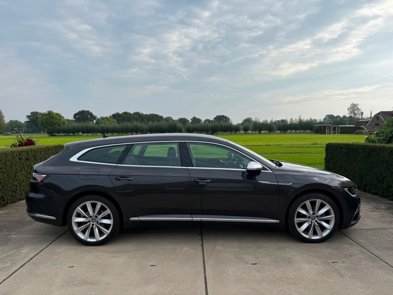 Volkswagen Arteon Shooting Brake - 1.4 TSI eHybrid | R-Line | Business+ | Soh 93% | Trekhaak - AutoWereld.nl
