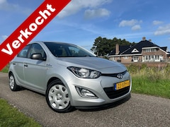 Hyundai i20 - 1.2i Business Edition | Parkeersensoren | Airco | Elektrische Ramen