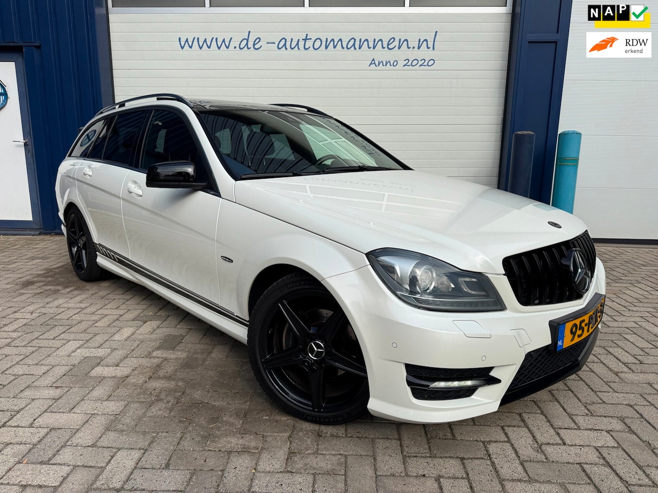 Mercedes-Benz C-klasse Estate - 180 Avantgarde AMG Automaat / ECC / PANO DAK / TREKHAAK / APPLE CARPLAY / SUPER NETJES - AutoWereld.nl