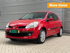 Renault Clio - 1.2-16V SPEC. RIP CURL AIRCO/LM VELGEN LAGE KM