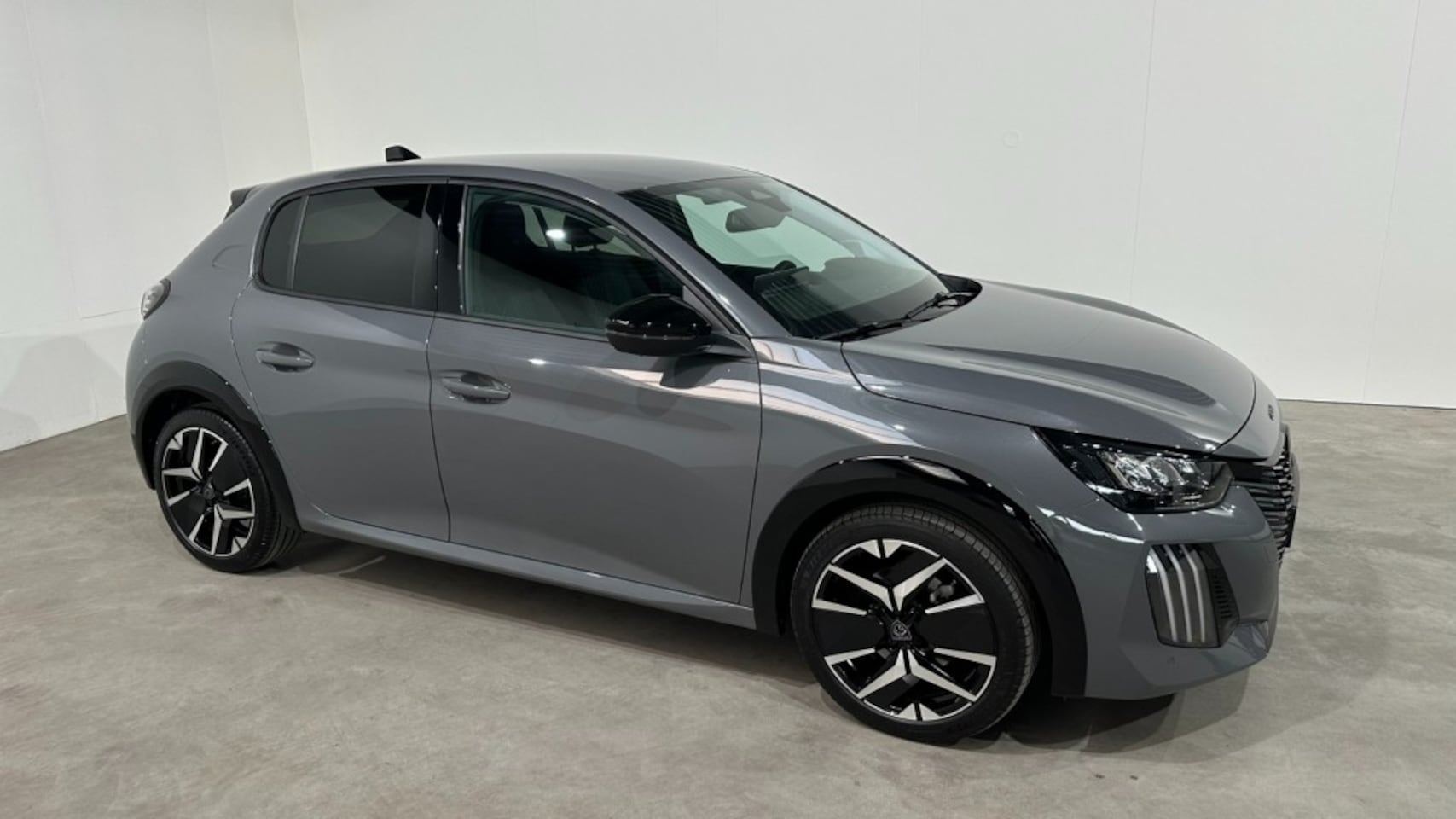 Peugeot 208 - Style.101 PK, GT Look, Camera,17 inch,Carplay,PDC voor en achter, - AutoWereld.nl