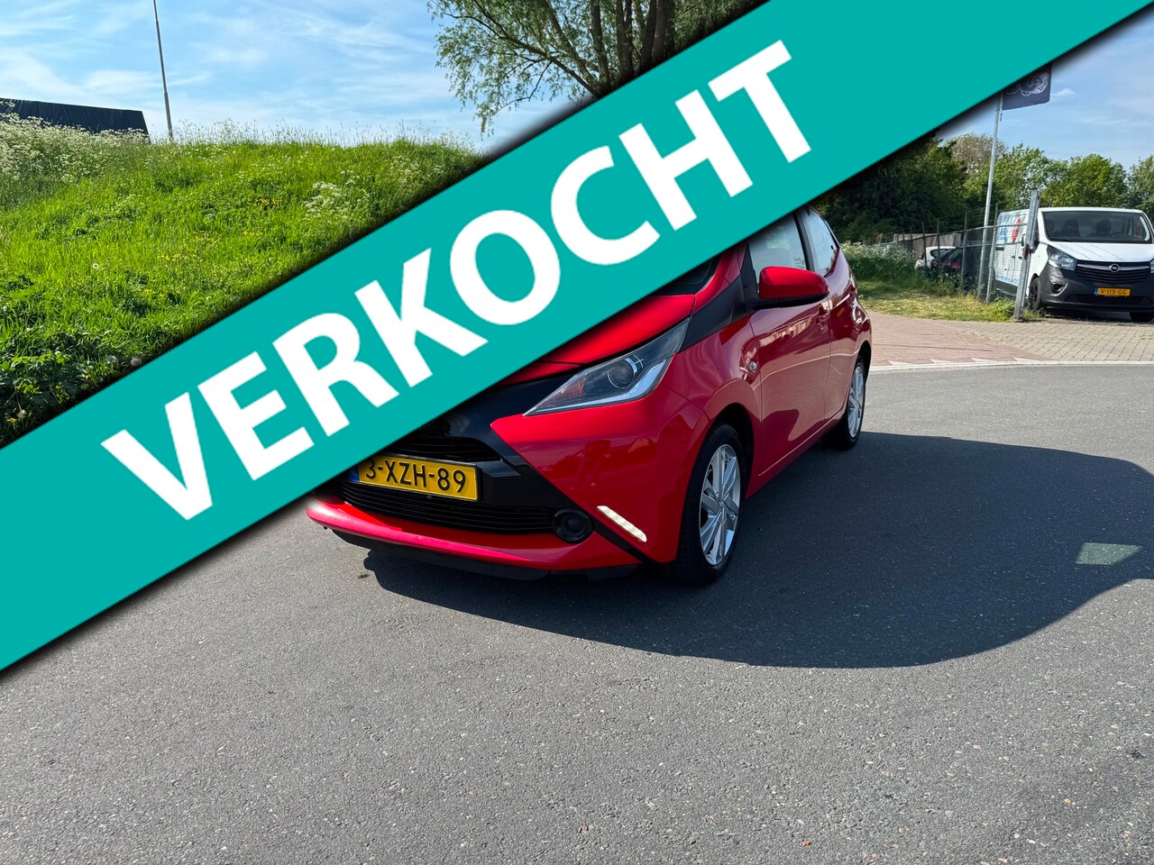 Toyota Aygo - 1.0 VVT-i x-play Navi,Camera,tel - AutoWereld.nl