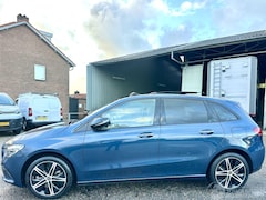 Mercedes-Benz B-klasse - 250e 163pk aut + f1 Lux Line - pano - nap - 1e eig - widescreen - sfeerverl - leer - memor