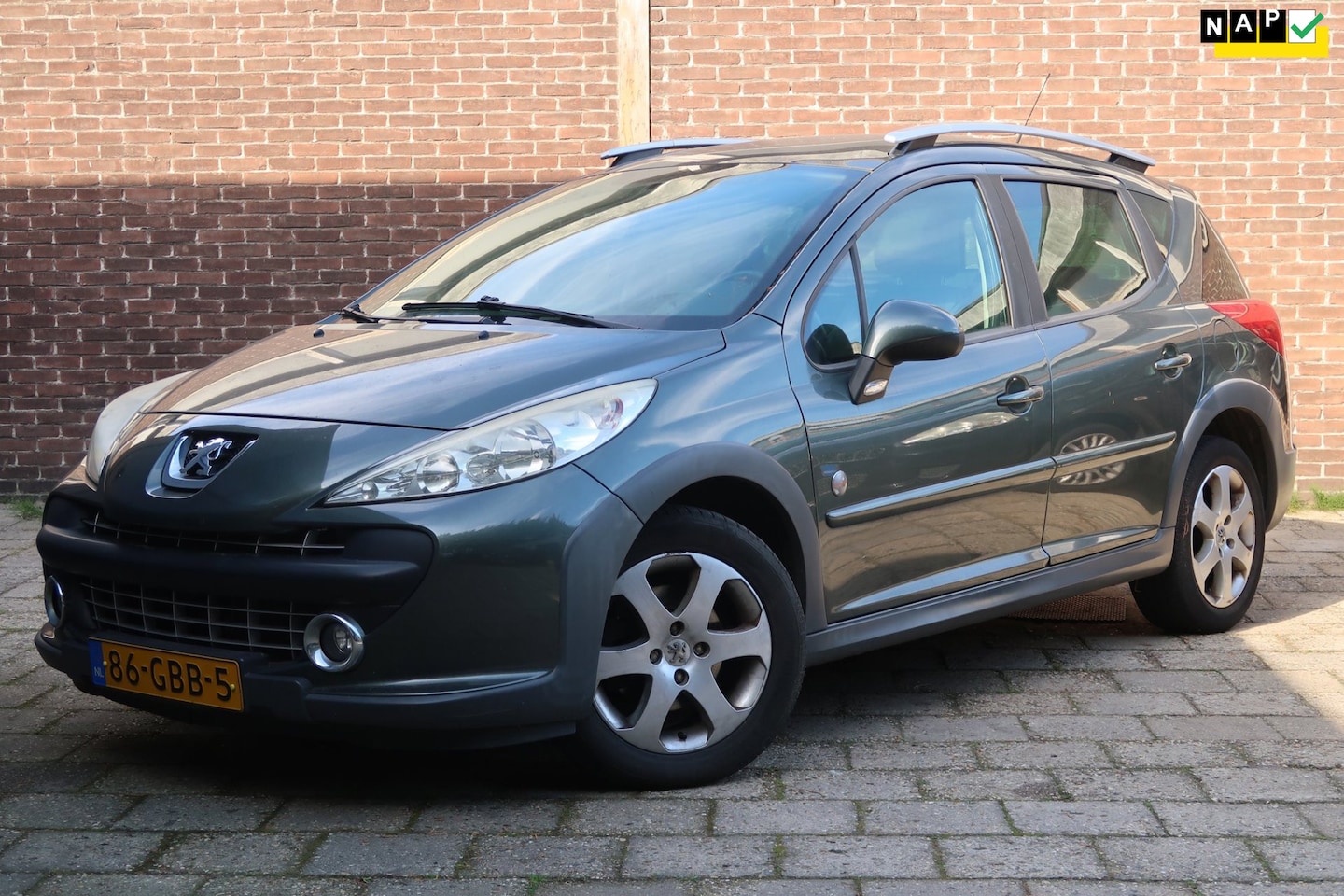 Peugeot 207 SW Outdoor - 1.6 VTi XS *Zo meenmeenprijs - AutoWereld.nl