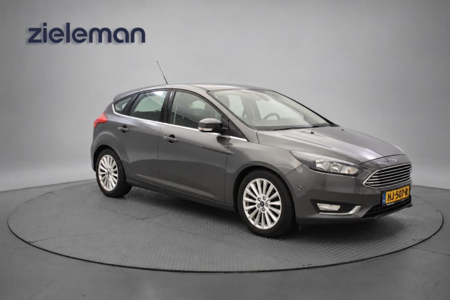 Ford Focus - 1.0 Titanium Edition - Navi, Clima, Trekhaak, cruise - AutoWereld.nl