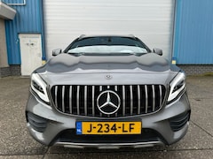 Mercedes-Benz GLA-Klasse - 200 Premium Plus AMG LINE
